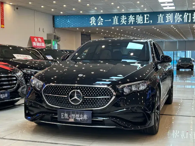 Mercedes-Benz E-Class — Фото автомобиля 3