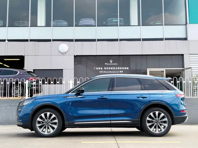 Lincoln Corsair — Фото автомобиля 14