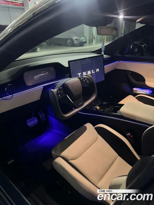 Tesla Model S — Фото автомобиля 3