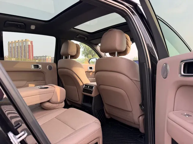 Li Auto L7 — Фото автомобиля 12