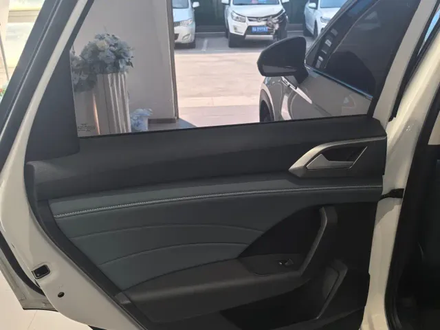 Volkswagen Tharu — Фото автомобиля 12