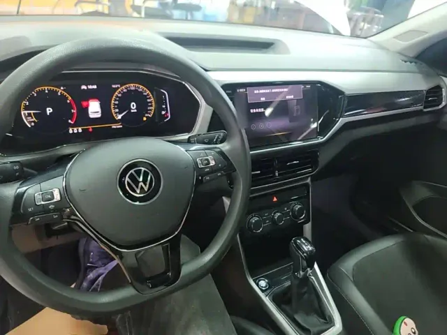 Volkswagen T-Cross — Фото автомобиля 9