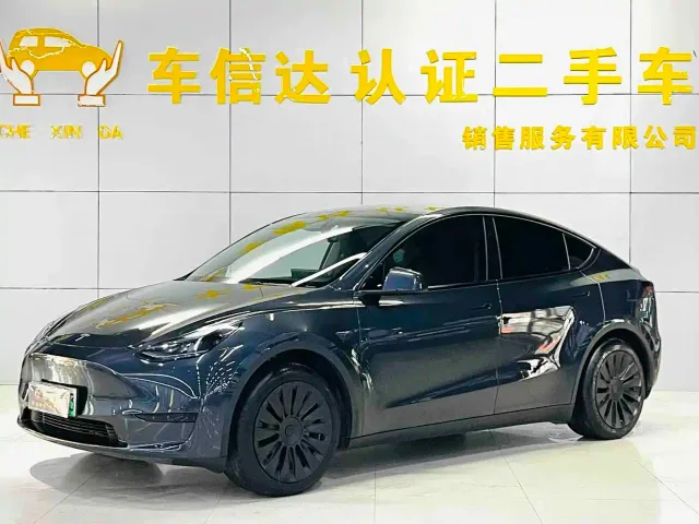 Tesla Model Y — Фото автомобиля 2