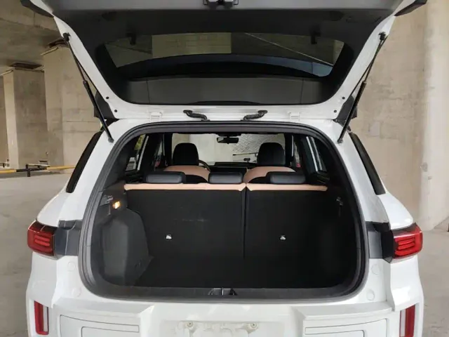 Geely ICON — Фото автомобиля 18