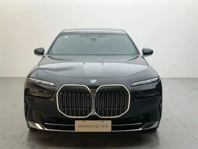 BMW 7 Series — Фото автомобиля 2