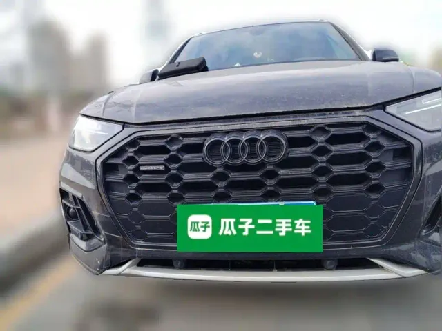 Audi Q5L — Фото автомобиля 2