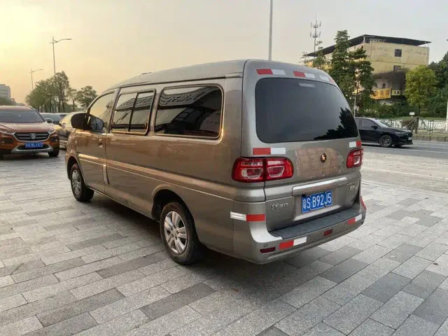 Forthing Lingzhi — Фото автомобиля 5