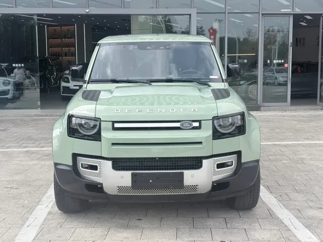 Land Rover Defender — Фото автомобиля 2