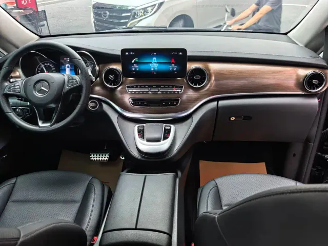 Mercedes-Benz V-Class — Фото автомобиля 19