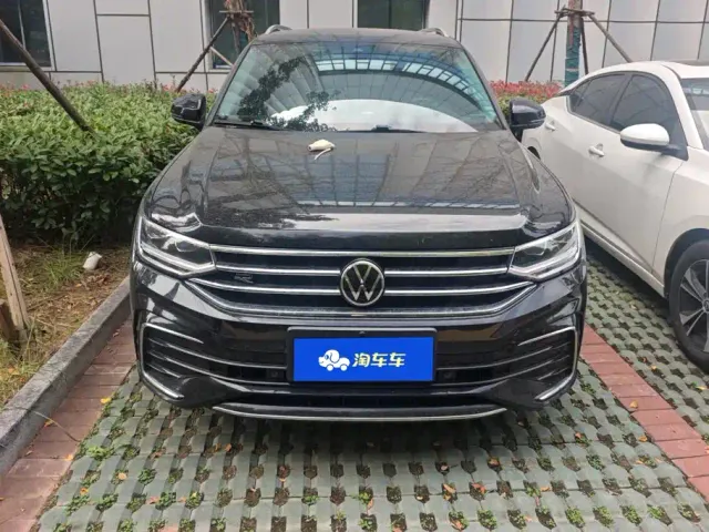 Volkswagen Tiguan L — Фото автомобиля 2