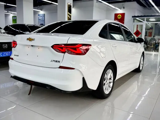 Chevrolet Monza — Фото автомобиля 5