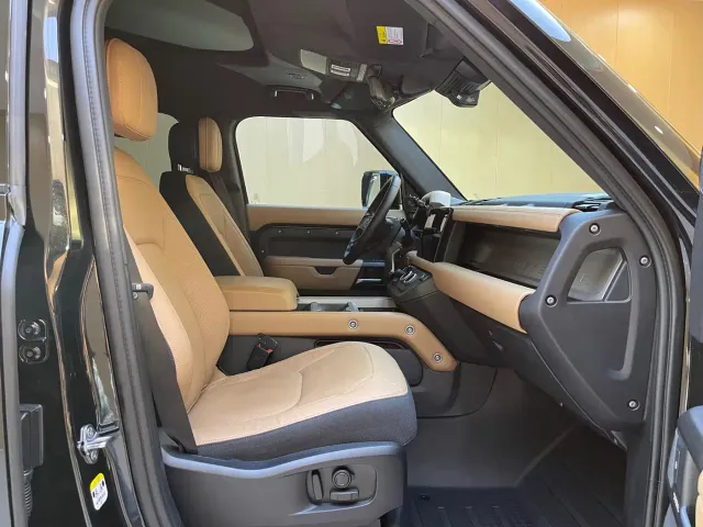 Land Rover Defender — Фото автомобиля 6