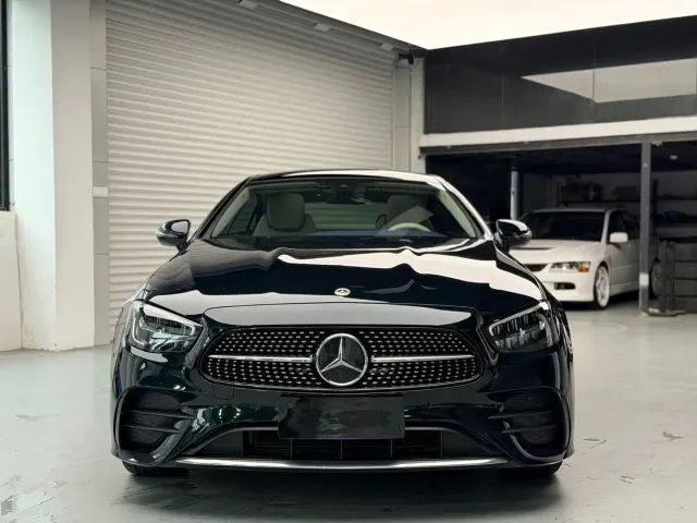Mercedes-Benz E-Class — Фото автомобиля 2
