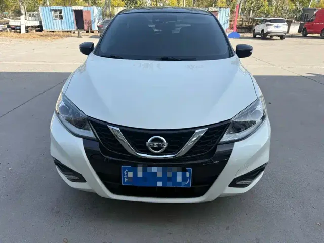 Nissan Tiida — Фото автомобиля 2