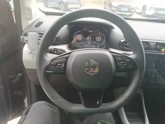 Leapmotor T03 — Фото автомобиля 10