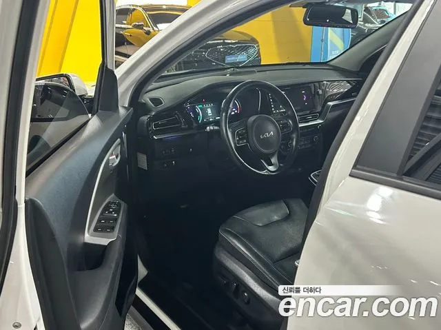 Kia Niro — Фото автомобиля 16