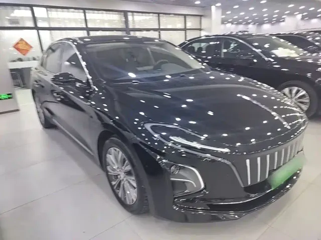 Hongqi E-QM5 — Фото автомобиля 21