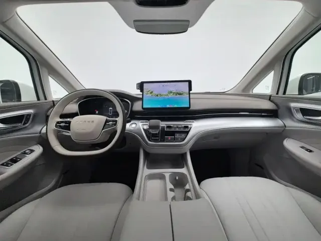 Roewe Roewe iMAX8 EV 2025 Model 1.5T DMH Land Premium Edition — Фото автомобиля 5