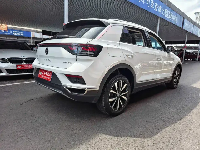 Volkswagen T-Roc — Фото автомобиля 6