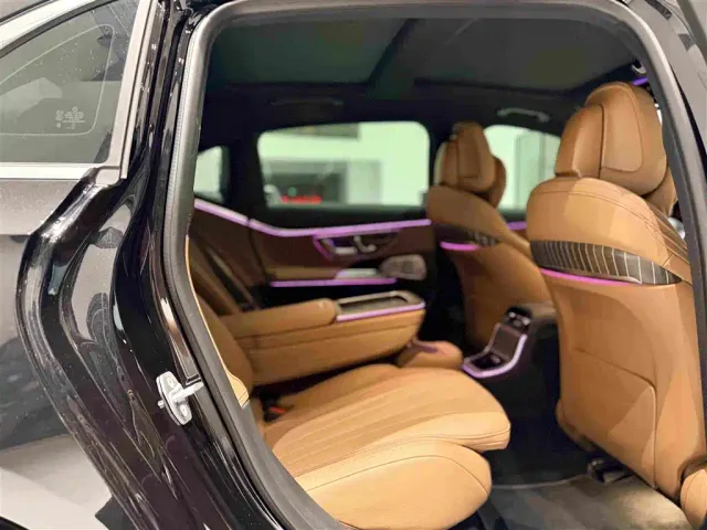 Mercedes-Benz E-Class — Фото автомобиля 11