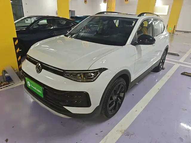 Фотография автомобиля — Volkswagen Tharu
