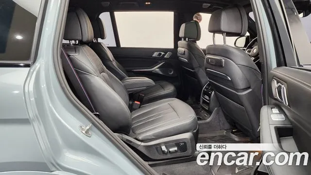 BMW X7 M60i xDrive M Sport 6 мест — Фото автомобиля 11