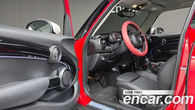 Mini Cooper Cooper 5 дверей Classic — Фото автомобиля 24