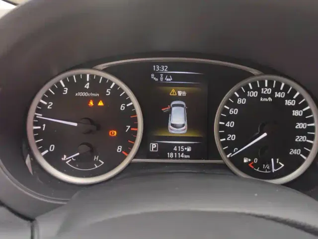 Nissan Tiida — Фото автомобиля 14