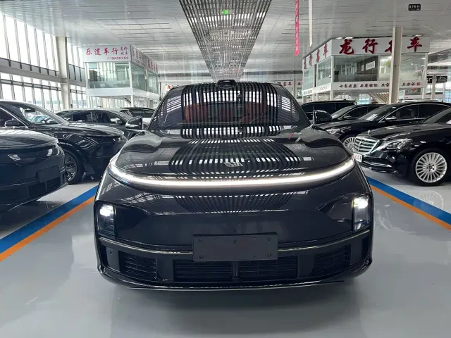 Li Auto L9 — Фото автомобиля 2