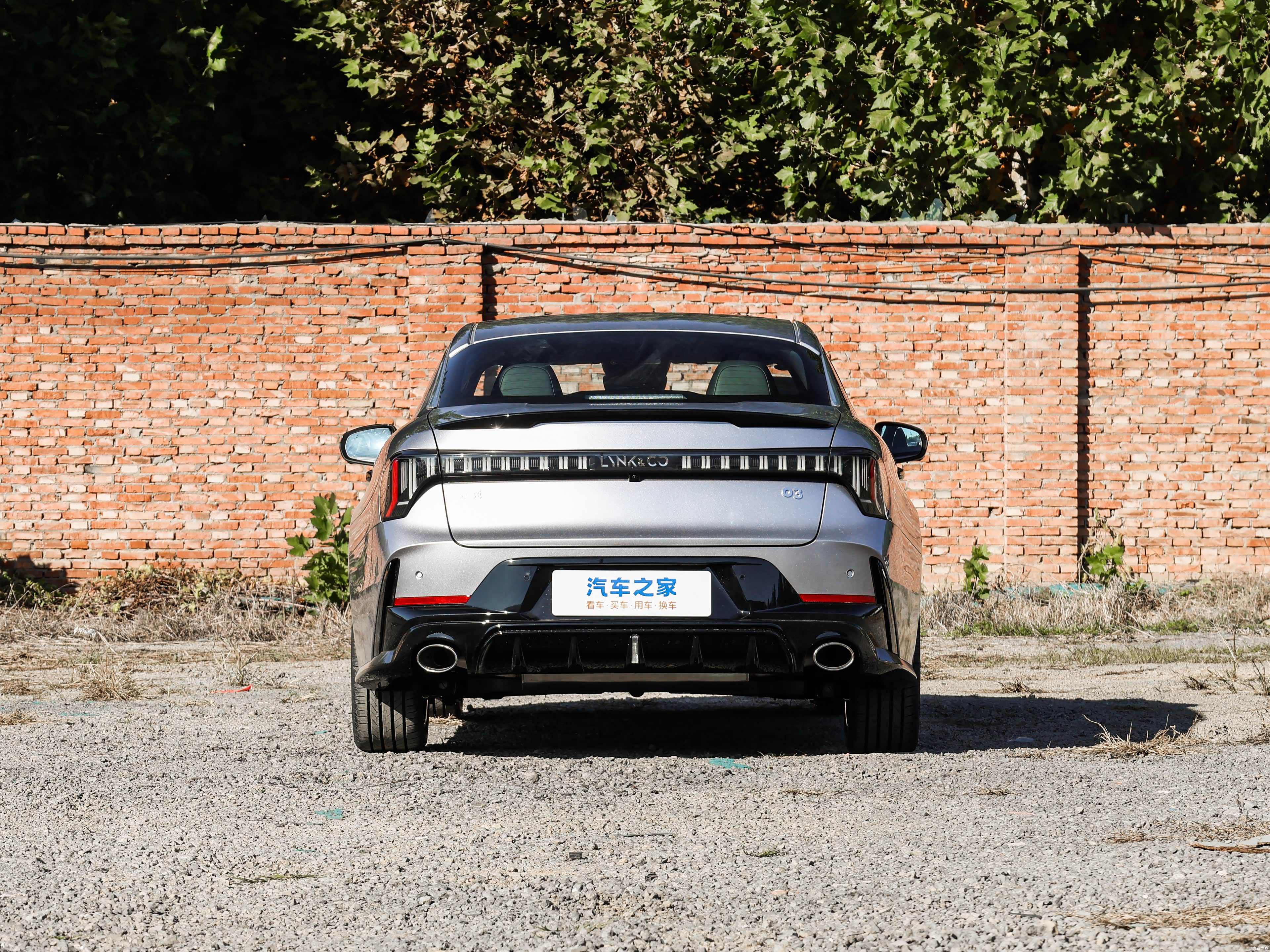 Lynk & Co 03 — Фото автомобиля 4