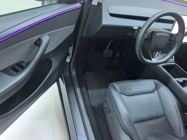 Tesla Model Y — Фото автомобиля 15