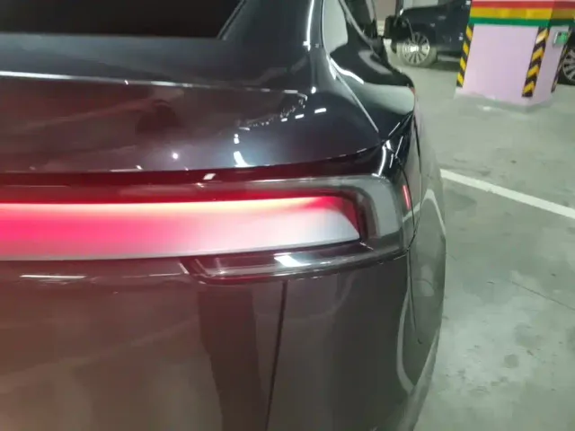 Tesla Model Y — Фото автомобиля 7