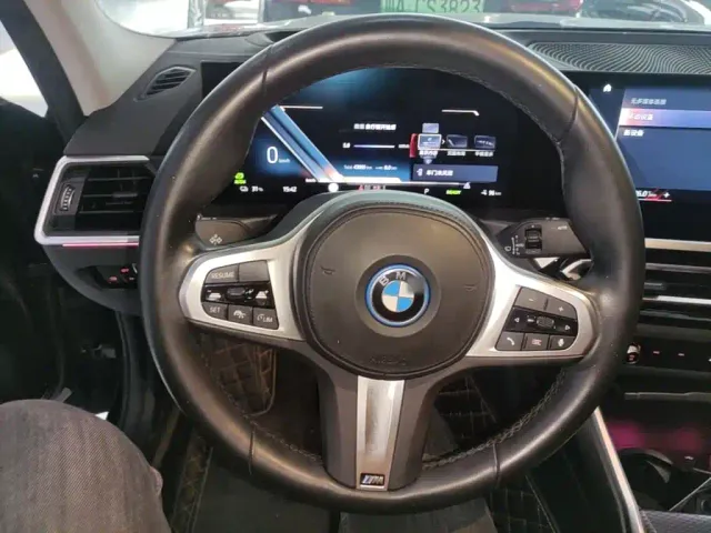 BMW i3 — Фото автомобиля 10