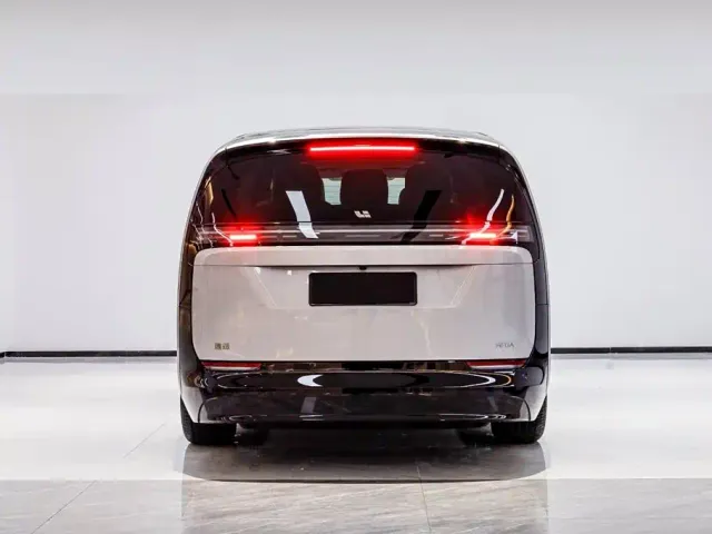 Li Auto MEGA — Фото автомобиля 6