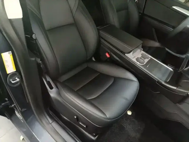 Tesla Model Y — Фото автомобиля 24