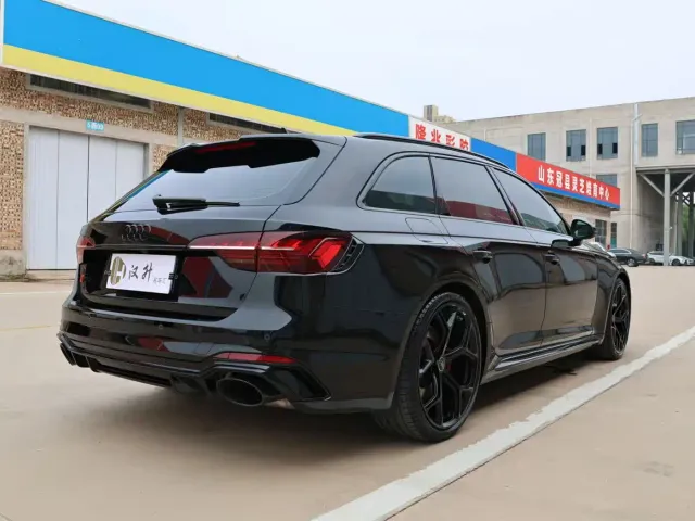 Audi RS 4 — Фото автомобиля 17