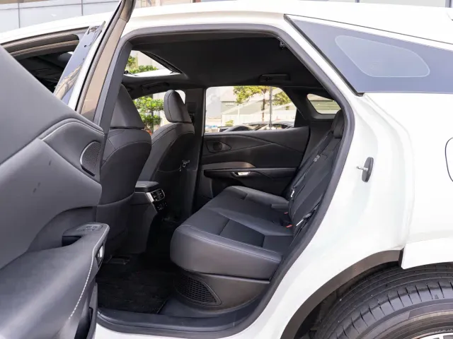 Lexus RX — Фото автомобиля 10