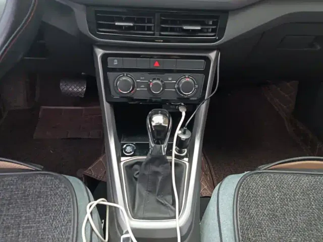 Volkswagen T-Cross — Фото автомобиля 16