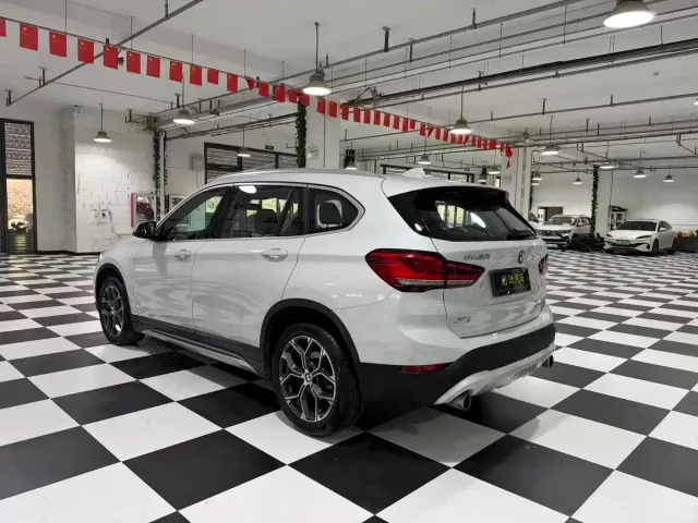 BMW X1 — Фото автомобиля 6