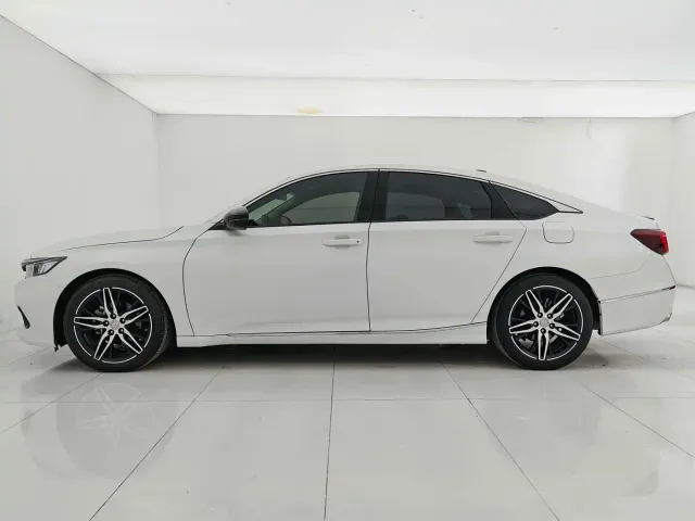 Honda Accord — Фото автомобиля 9