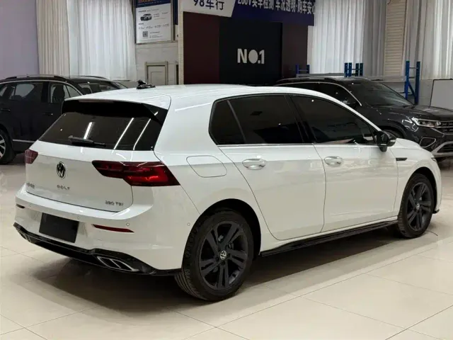 Volkswagen Golf — Фото автомобиля 4