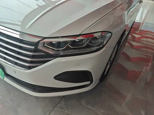 Volkswagen Lavida — Фото автомобиля 23