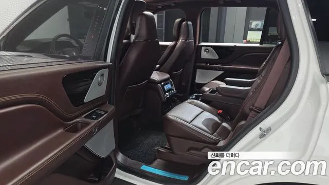 Lincoln Aviator 2nd Gen — Фото автомобиля 16