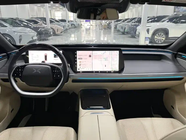 Xpeng P7 — Фото автомобиля 12