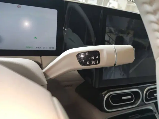 Leapmotor C11 — Фото автомобиля 13