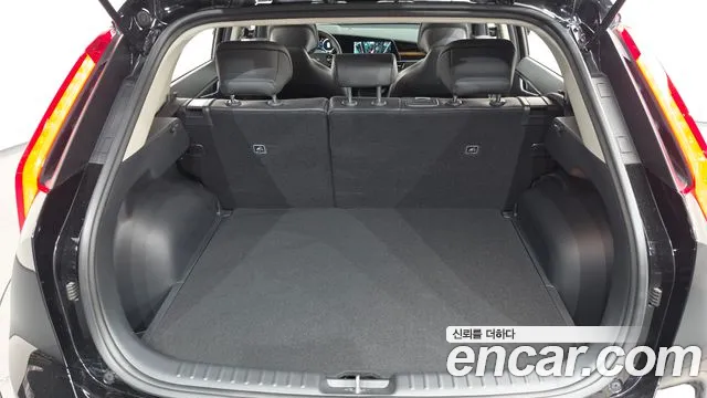 Kia Niro — Фото автомобиля 13