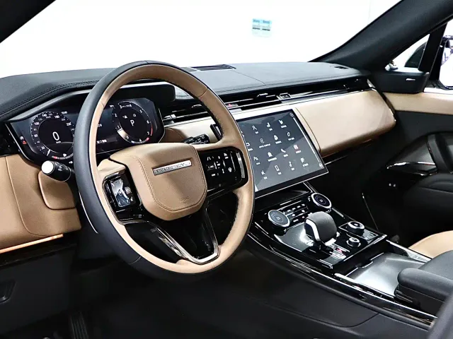 Land Rover Range Rover Sport — Фото автомобиля 11