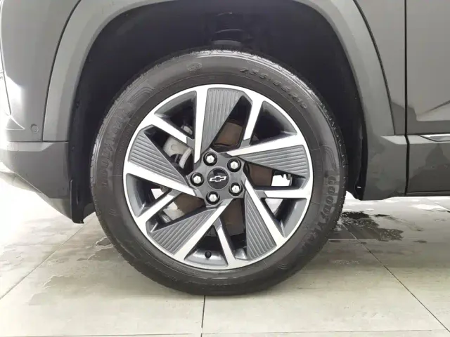 Chevrolet Equinox Plus — Фото автомобиля 17