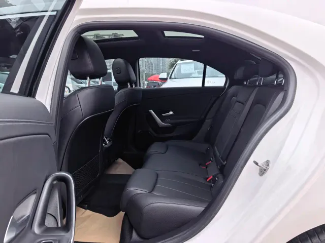 Mercedes-Benz A-Class — Фото автомобиля 11