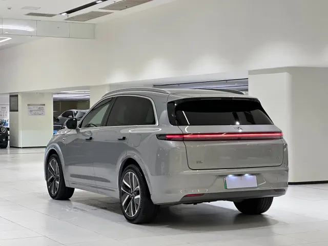 Li Auto L7 — Фото автомобиля 7